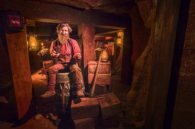 Butler-Calico-Mine-Ride-Square-Set-Greeter